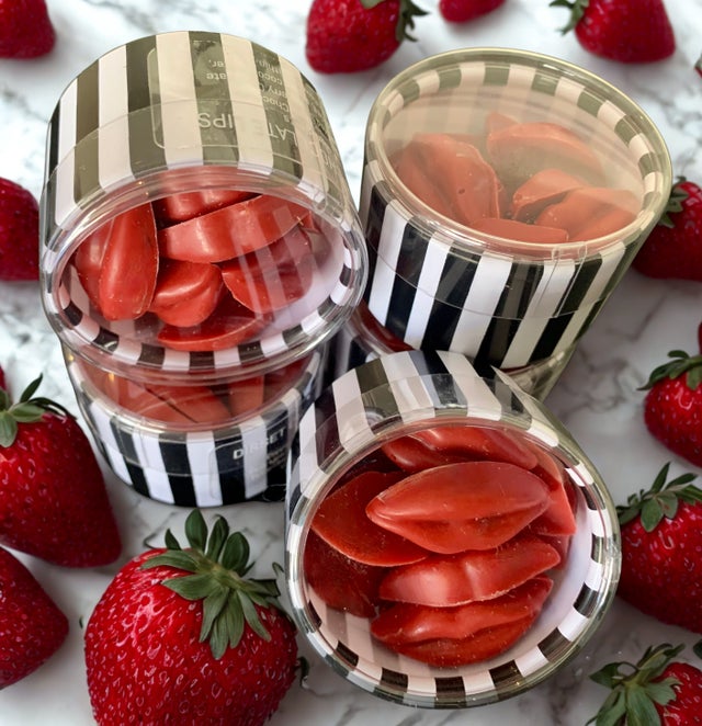 Lips: Strawberry or Dark Chocolate Mini-Lips | Atelier Disset